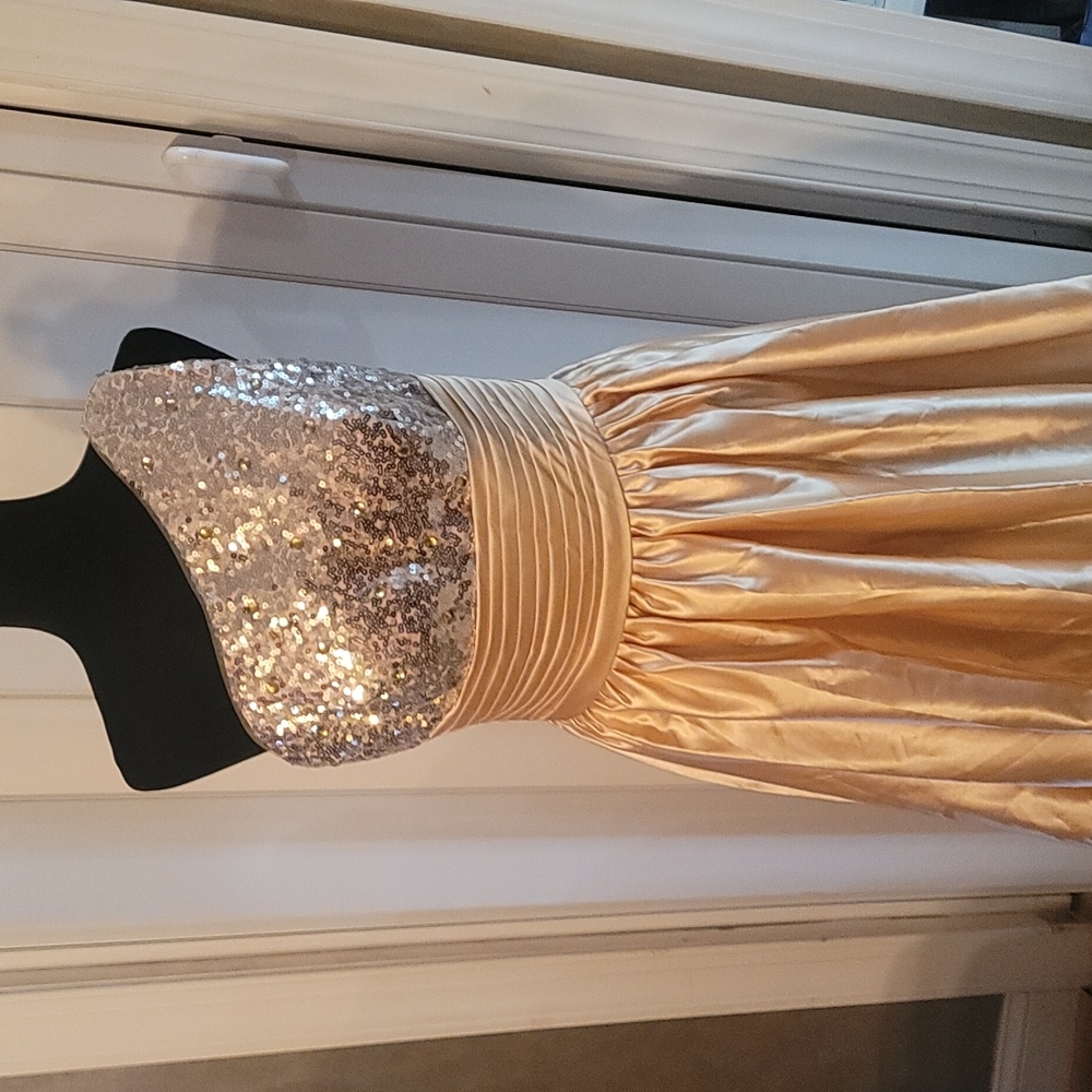 Formal Gown by Hebeos